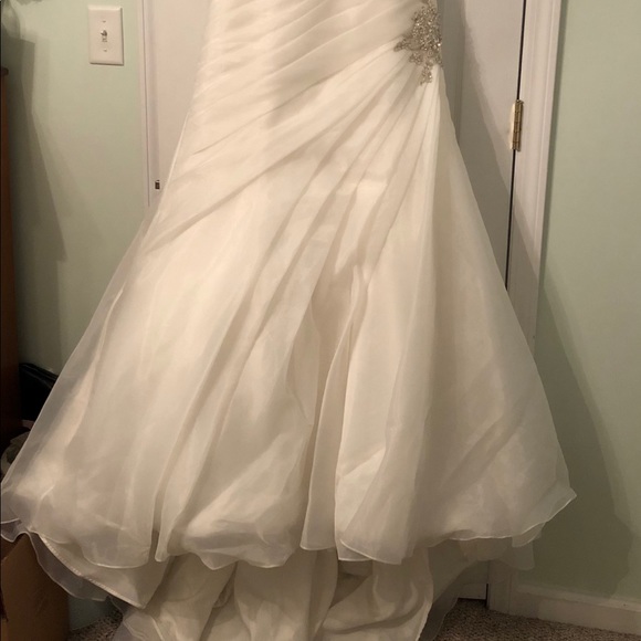 Mori Lee wedding dress - Picture 2 of 7